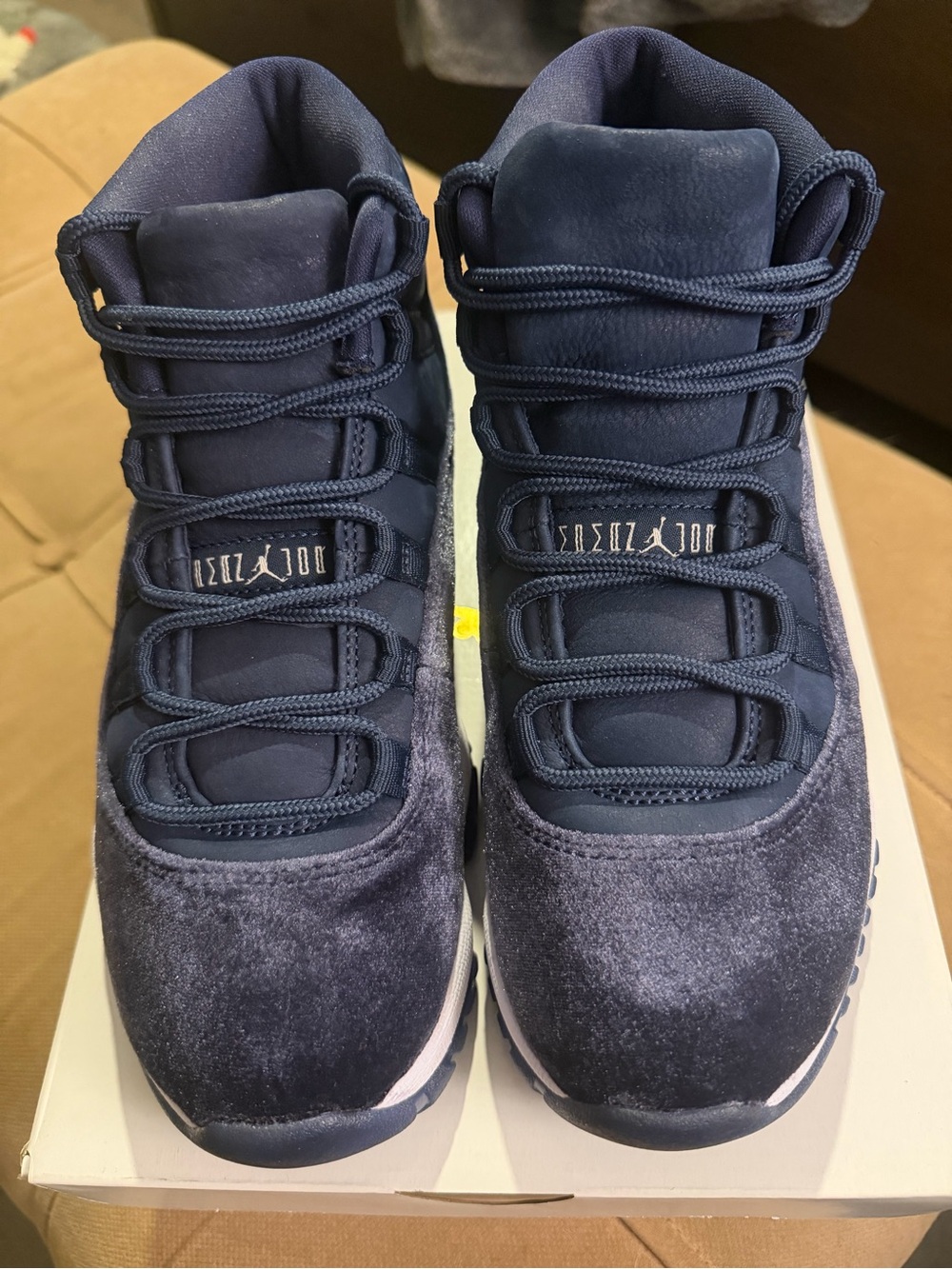 Jordan 11 Retro Midnight Navy / Metallic Silver